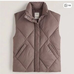 Abercrombie & Fitch Oversized Quilted Puffer Vest